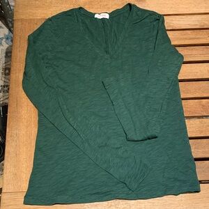 EUC GOLDIE Luxury Joni Forest Green Lightweight Spring V-Neck Long Sleeve Tee XS